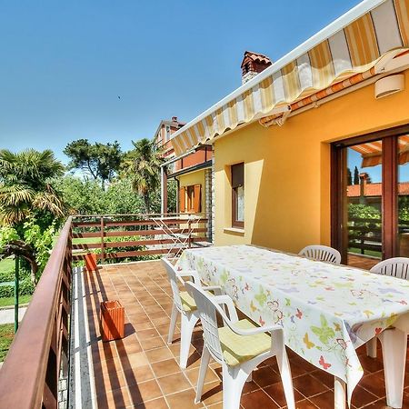 Lovric House With Apartments Umag Exterior foto